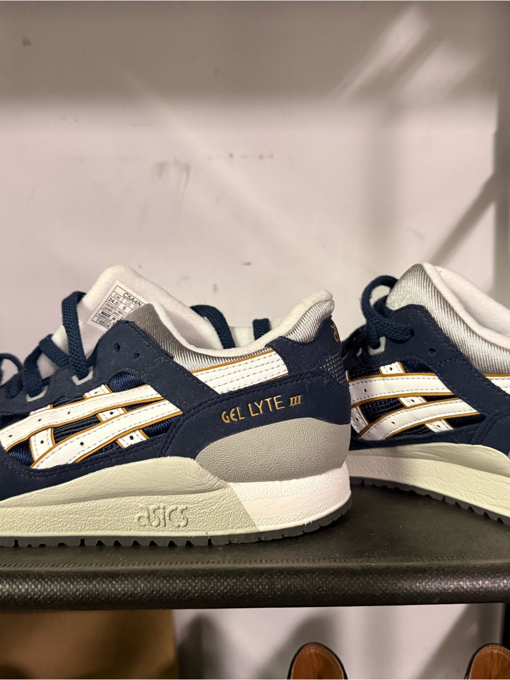 Asics Gel Lyte III Navy Blue/White Size (M 6/W 7)
